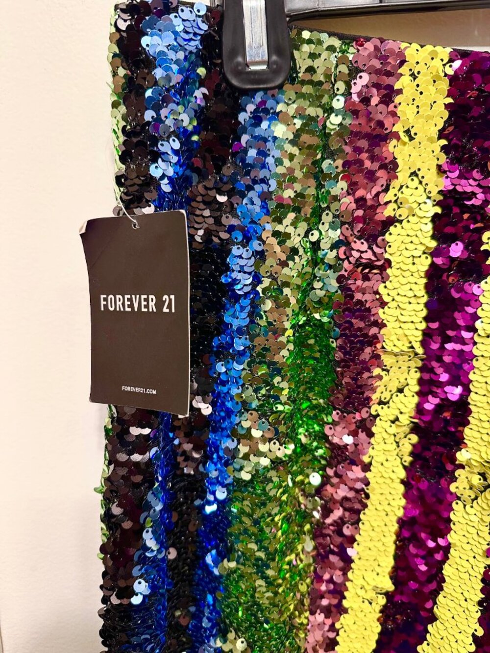 ✨🎉 Strut your game in sequins 🎉✨ Forever 21 sequin striped pants 🌈🕺 - Picture 7 of 10